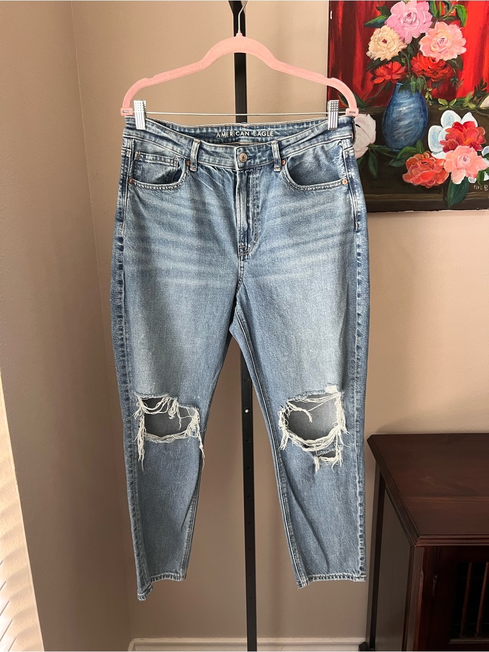 American Eagle Outfitters strigidLight Blue Distressed Women's Jeans